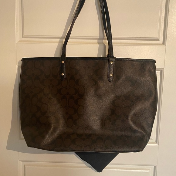 Coach Brown and Black Signature Tote Bag - Picture 4 of 16